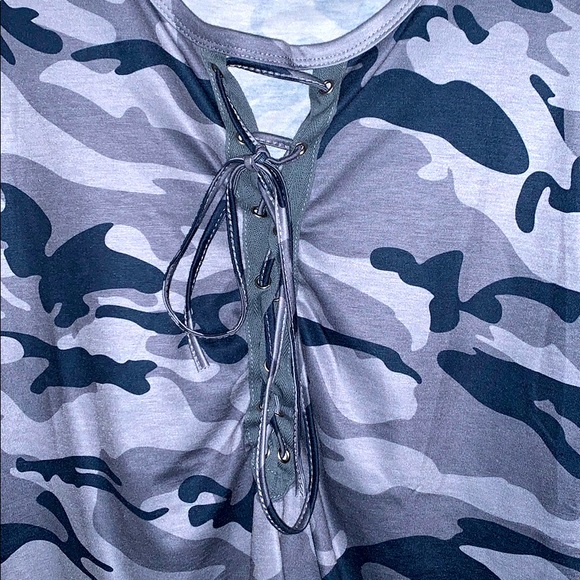 New blue army print short sleeve blouse, V cut with cris cross ties, size small - Picture 2 of 3
